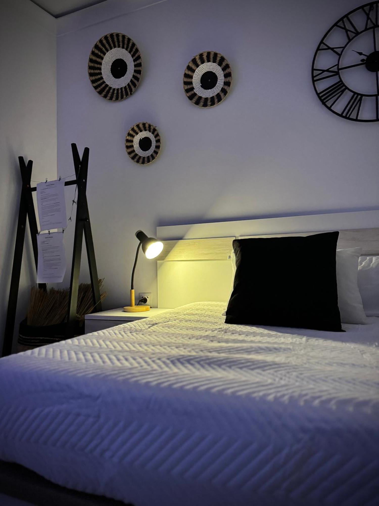 Madrid Centro Suite Vanguardista Luaran gambar